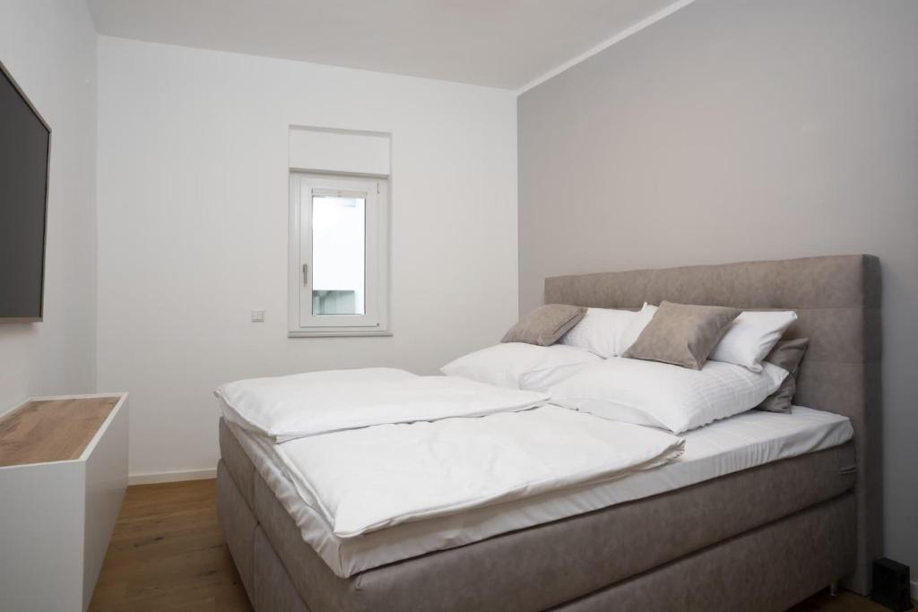 Brand new luxury apartment on Rathausplatz 6