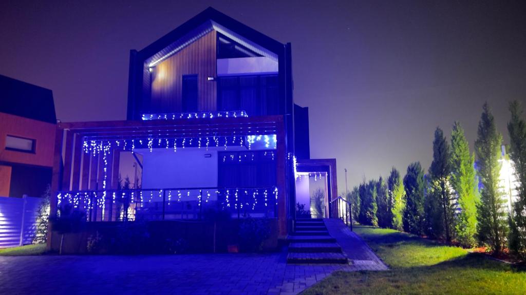 AGrey frame Residence Villas 8