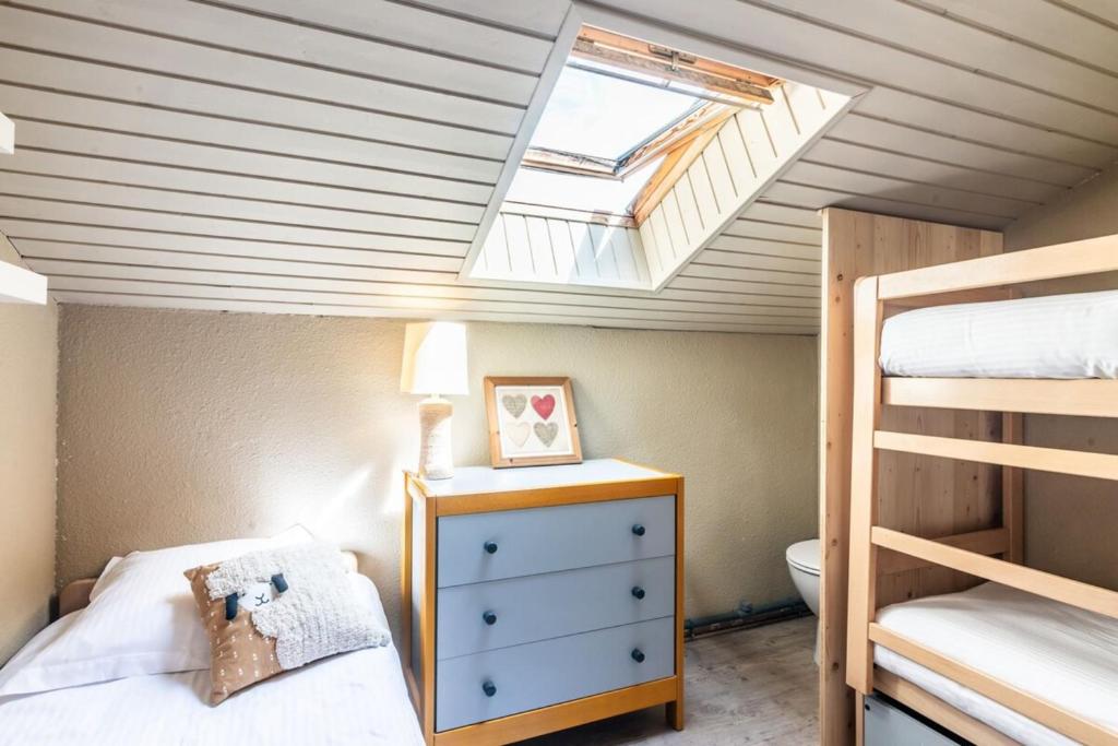 Slow Chalet MtBlanc Soleil Ski-inout Nice View Balcony Elevator Parking 4