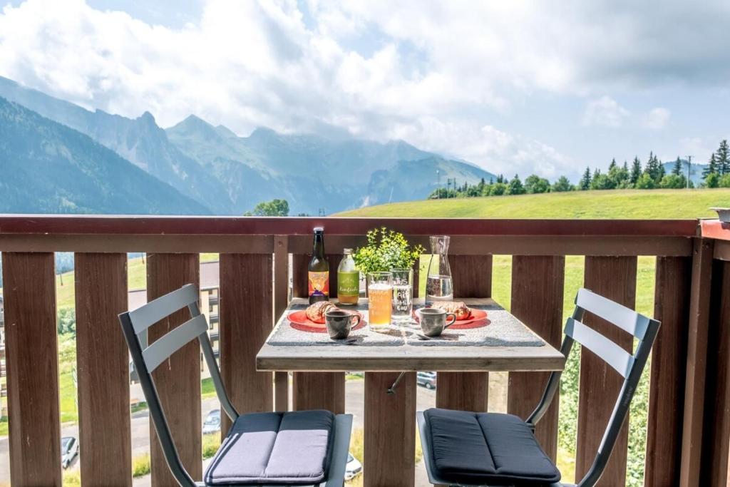 Slow Chalet MtBlanc Soleil Ski-inout Nice View Balcony Elevator Parking 6