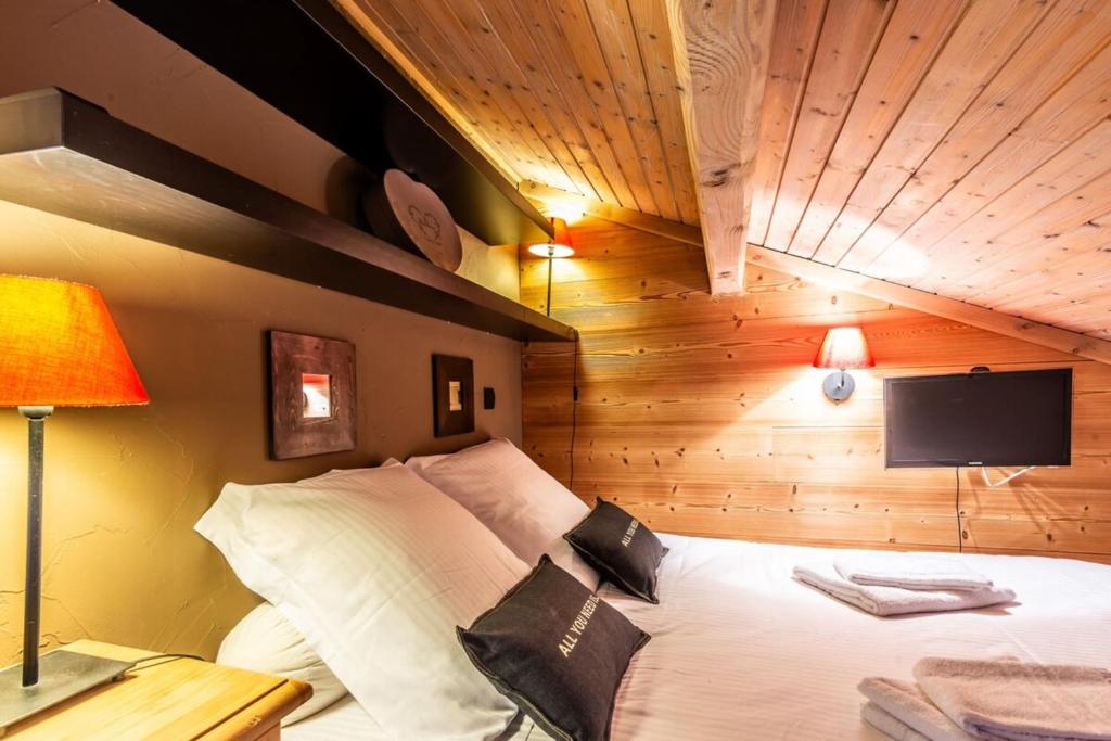 Slow Chalet MtBlanc Soleil Ski-inout Nice View Balcony Elevator Parking 3