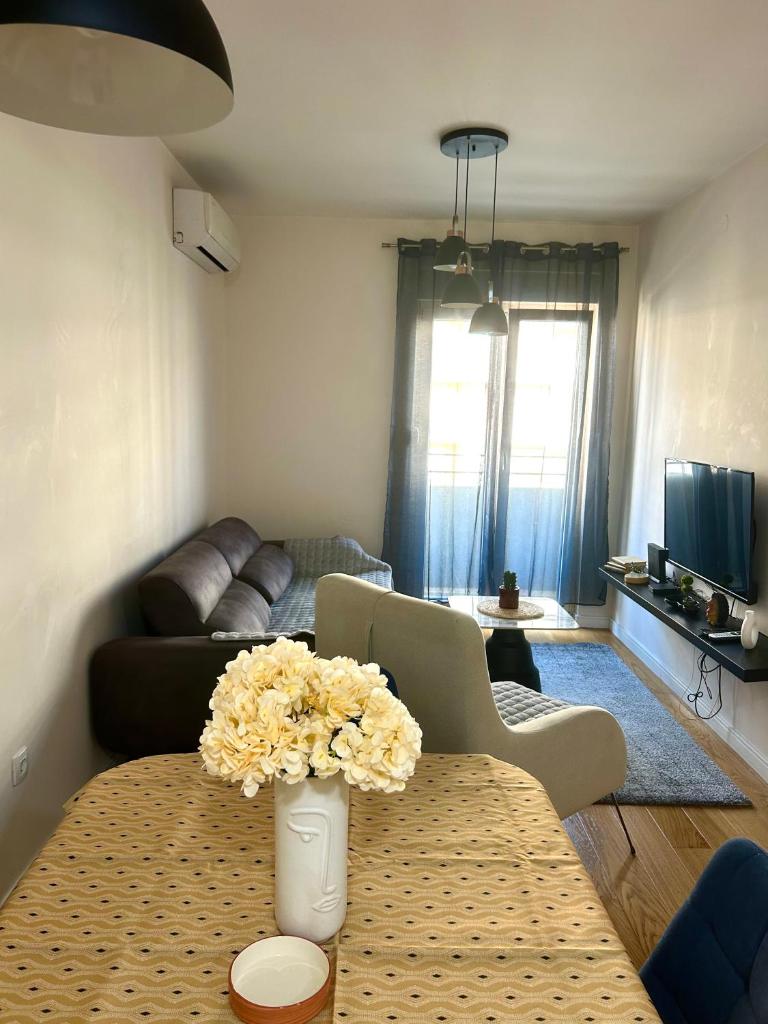 Elegant apt in Central Point 7