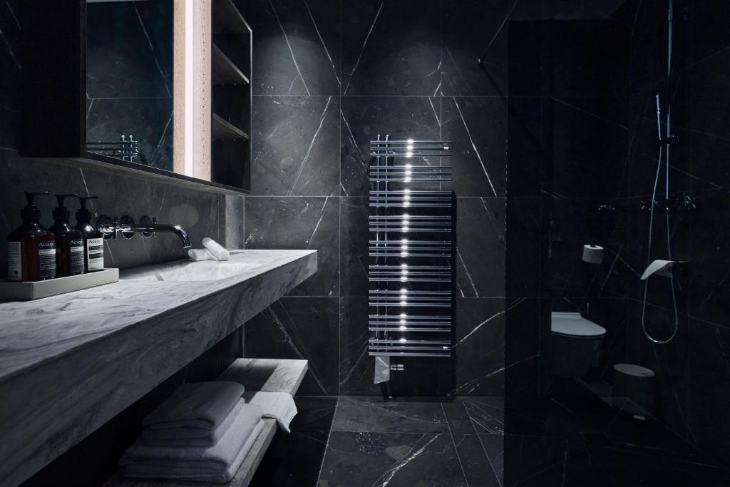 Chalet Ischgl - Modern Luxury Residences 7