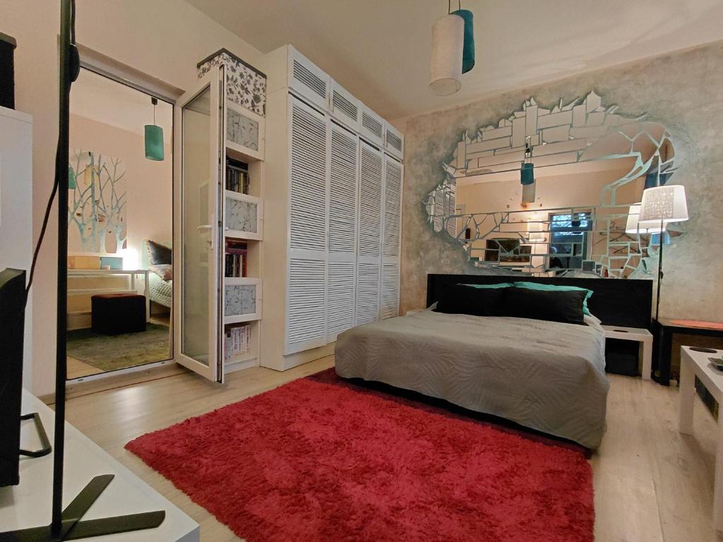 Artsy entire House, fully equipped, 2 rooms, 2 beds, parking, all to yourself! 6
