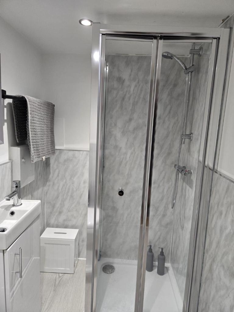 Modern One-bed Flat in Armley 7