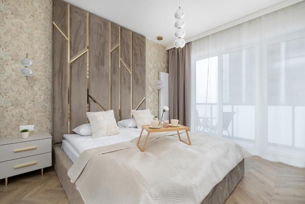 Eleganckie Apartamenty Zabrska z Parkingiem w Centrum Katowic Przy Rynku by Noclegi Renters 3