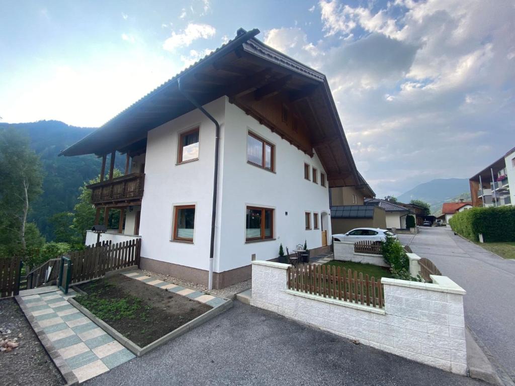 Holiday Home Chalet Mühlbachl in Rohrberg-Rohr by Interhome