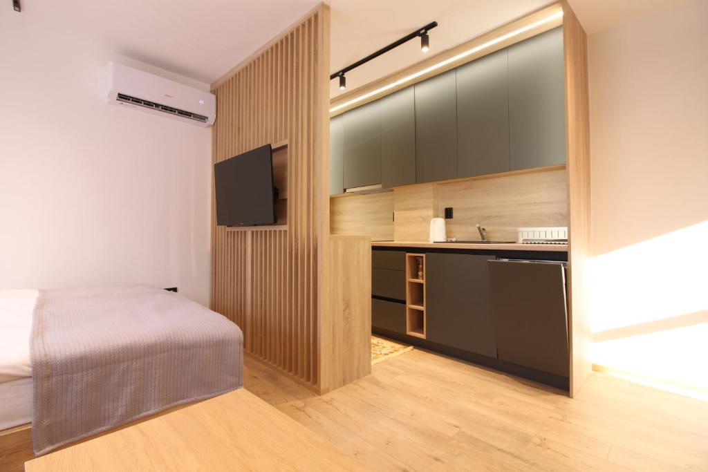 SILVERLAND apartments Free parking 4