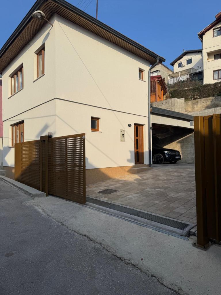 SILVERLAND apartments Free parking 5