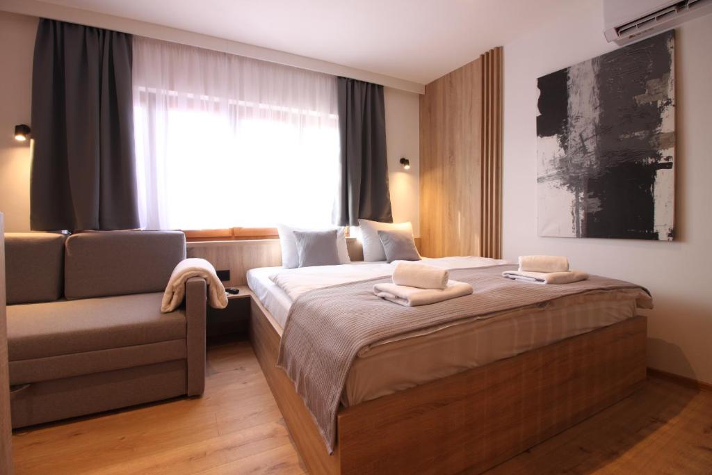 SILVERLAND apartments Free parking 6