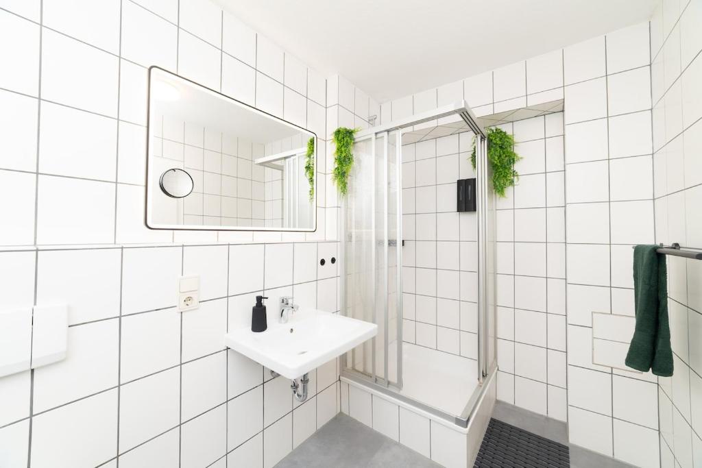 Cozy Wellness Suite - Perfect for 5 Guests - Netflix 3
