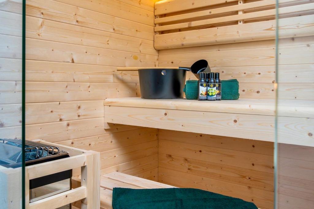 Cozy Wellness Suite - Perfect for 5 Guests - Netflix 8