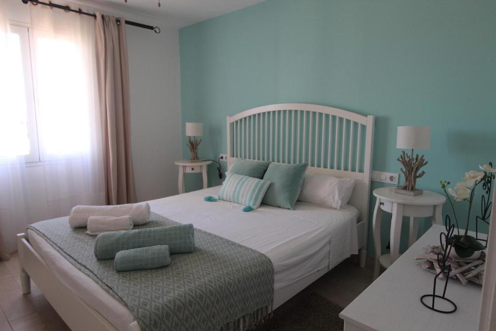 Acollidor apartament d'estil mediterrani a prop de Cala en Brut
