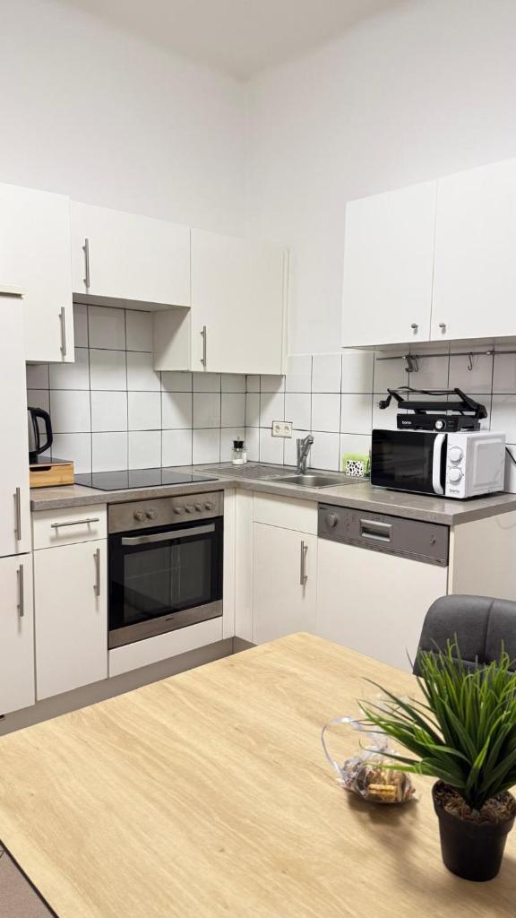 Cozy Apartments in Central Location with Free Parking 2
