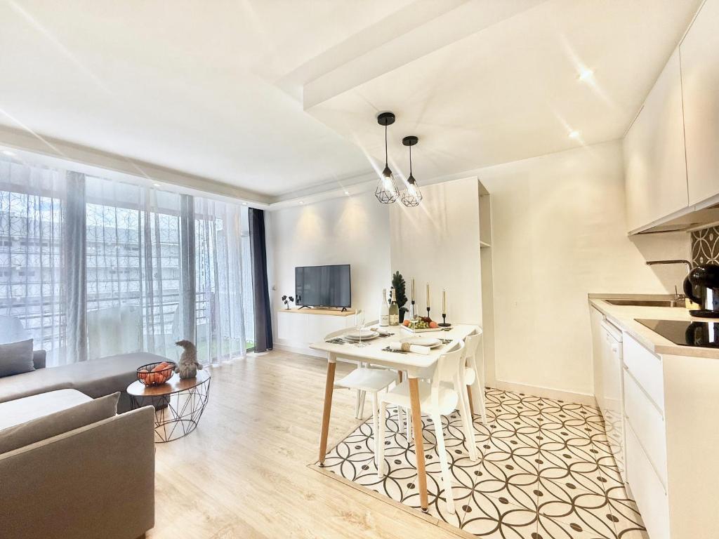 PaulMarie Olympia Apartment