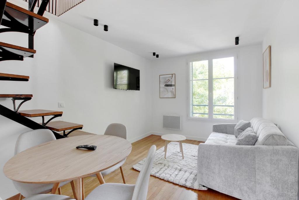 Large air-conditioned 2BR duplex - Close to Paris 5
