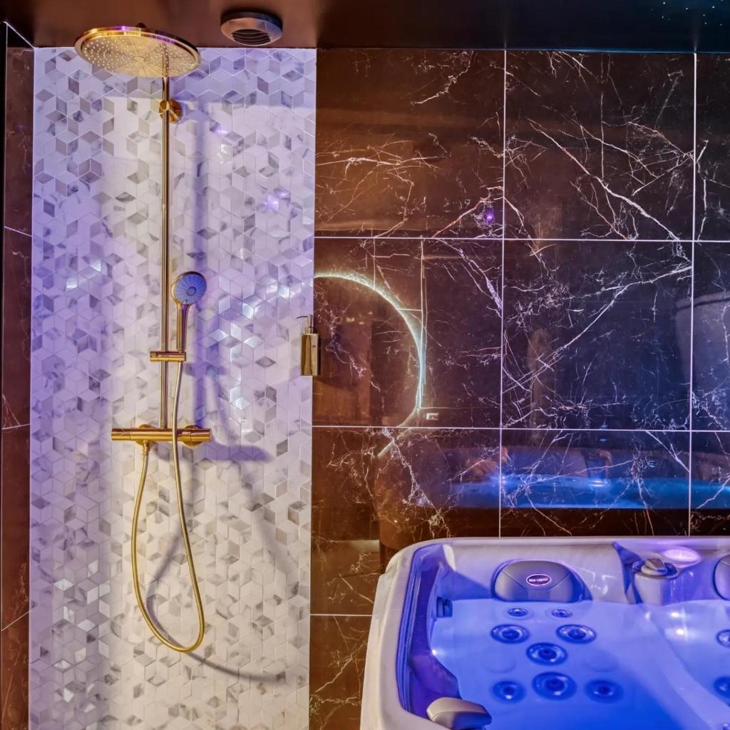 Villa avec jacuzzi privatif 3