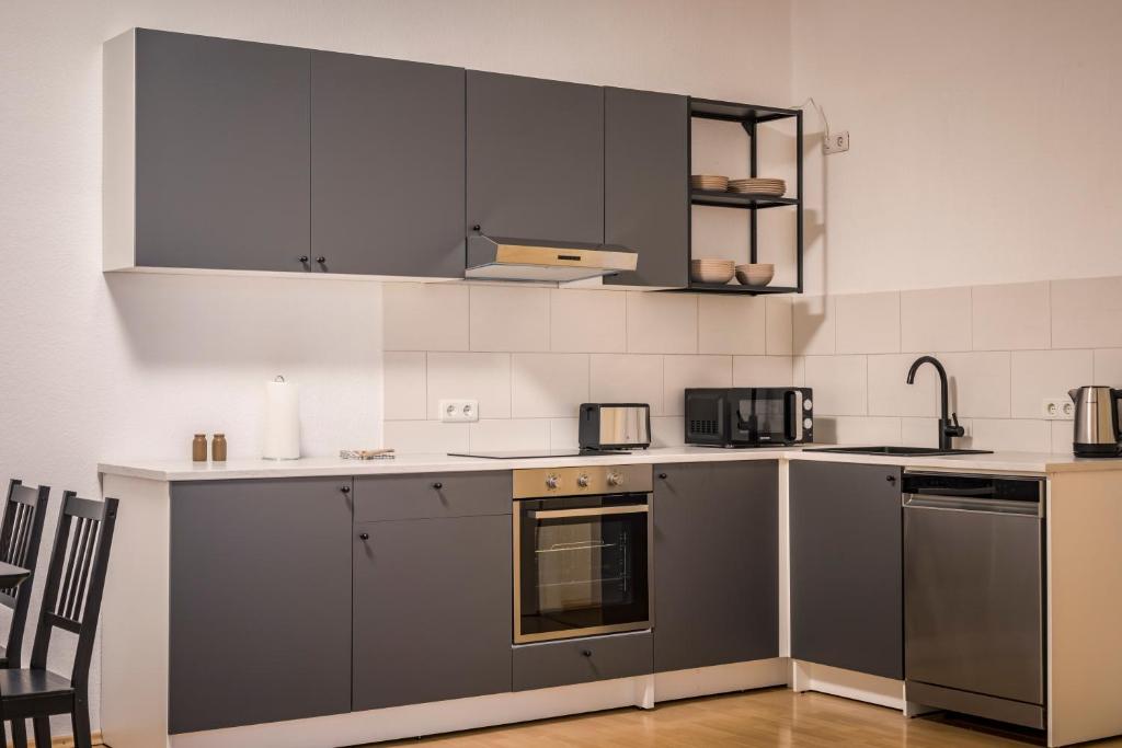 Großzügiges Altbau-Apartment - 2 Schlafzimmer - Hasselbachplatz 5