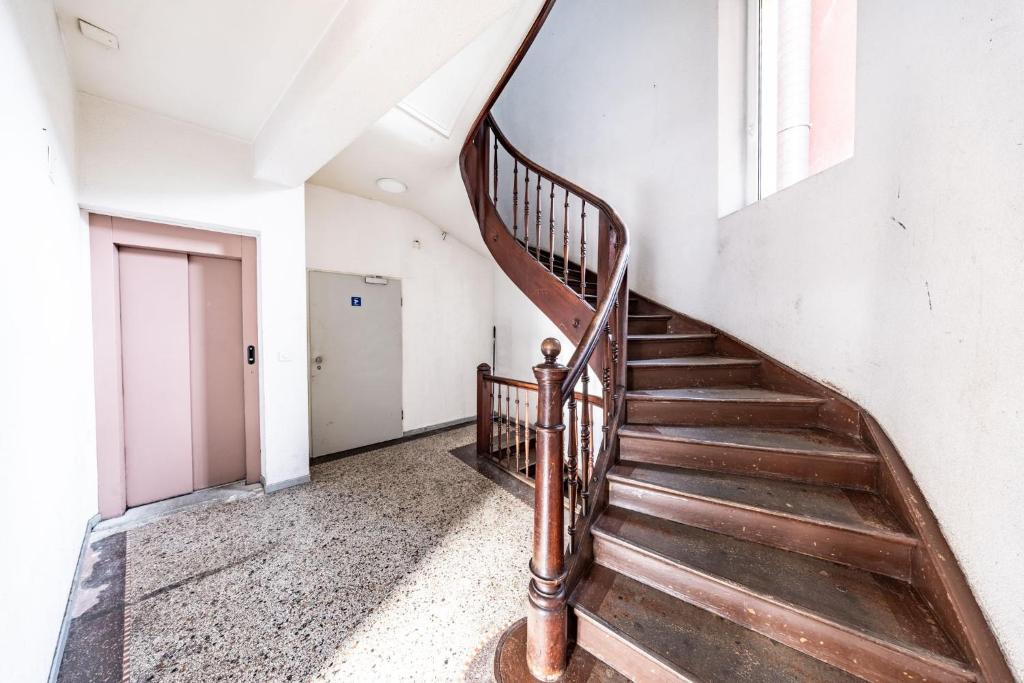 The R Apartment Otilia 8