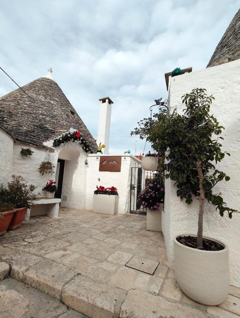 Trullo al vicoletto al civico 10, civico 8, civico 7 5