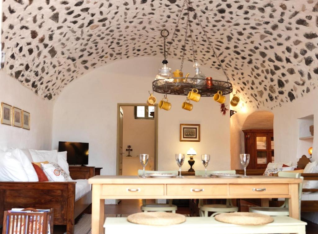 AFOURA HOUSES by K&K 3