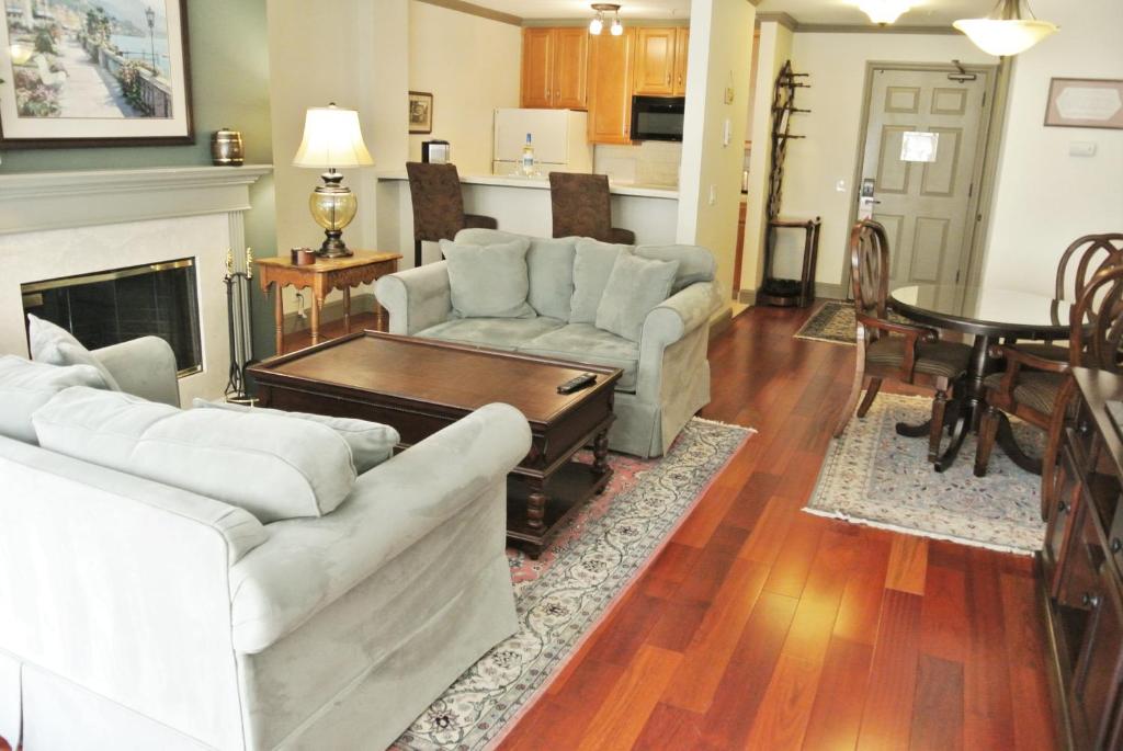 Cow Hollow Inn and Suites Image