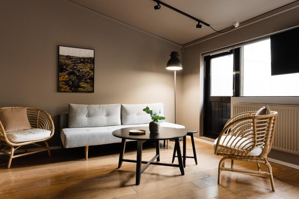 Rey Apartments 3