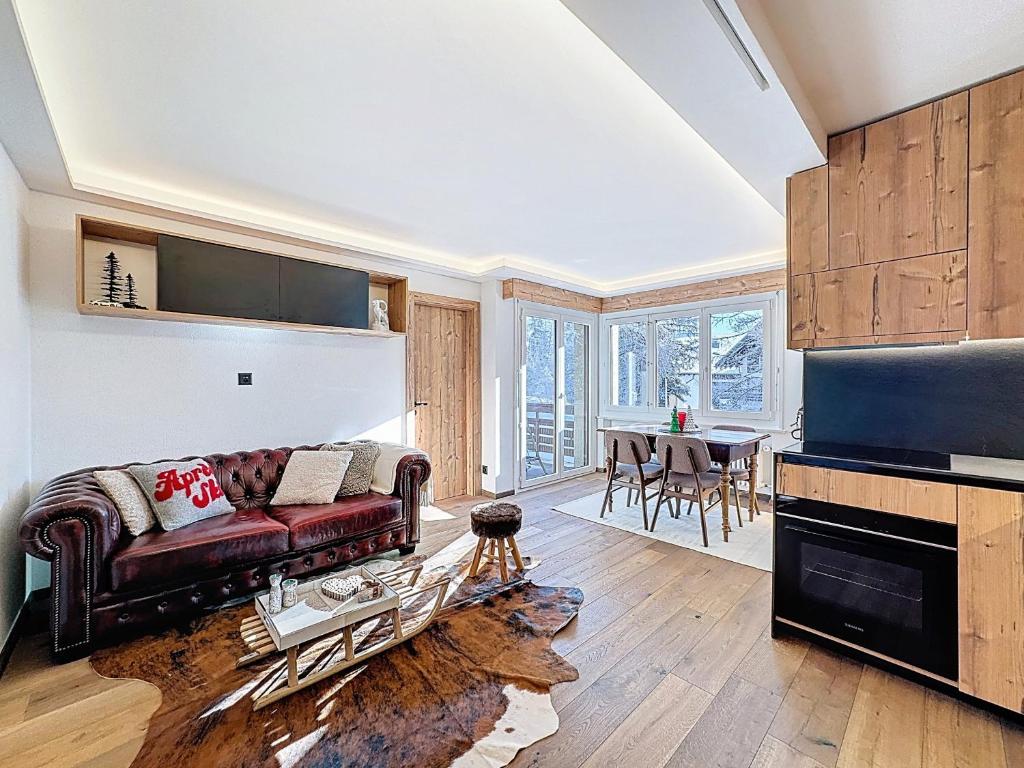 From green to slopes - Alpine ski and golf condo