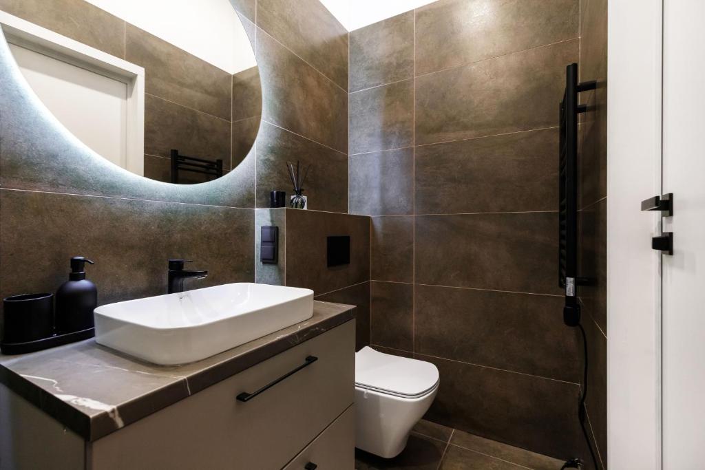 Cozy Top-Floor Apartment with City Views Vilnius 8