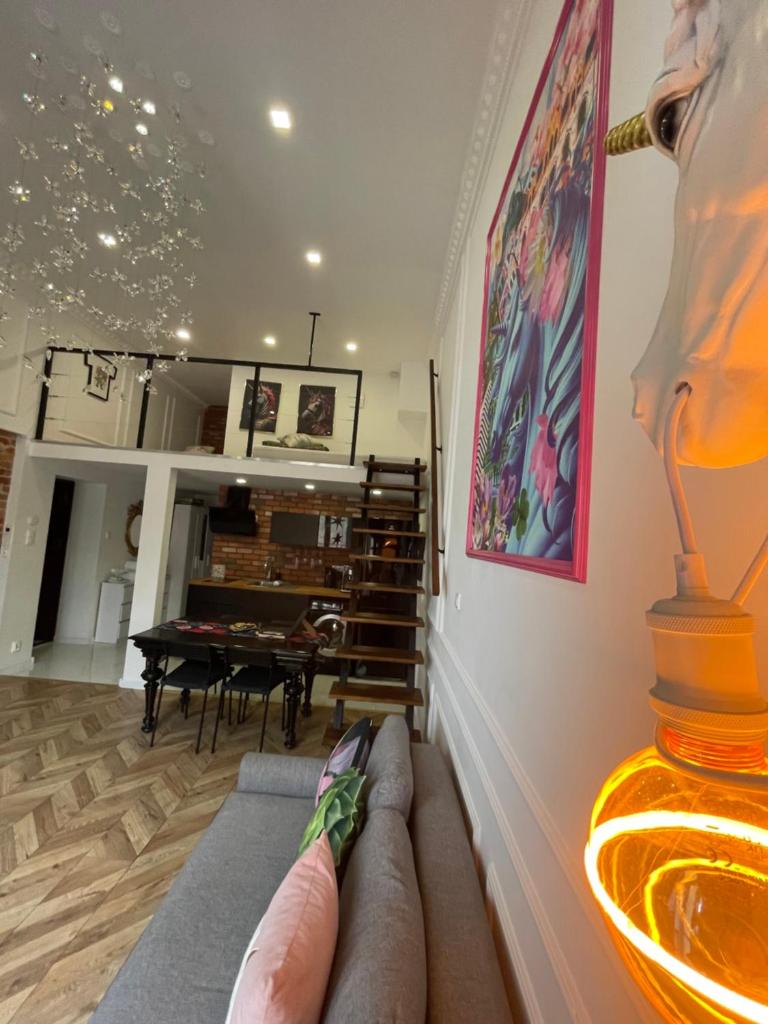 Loft z Antresolą i Balkonem w Centrum Przystań Jednorożca Klimatyzacja Faktura 8