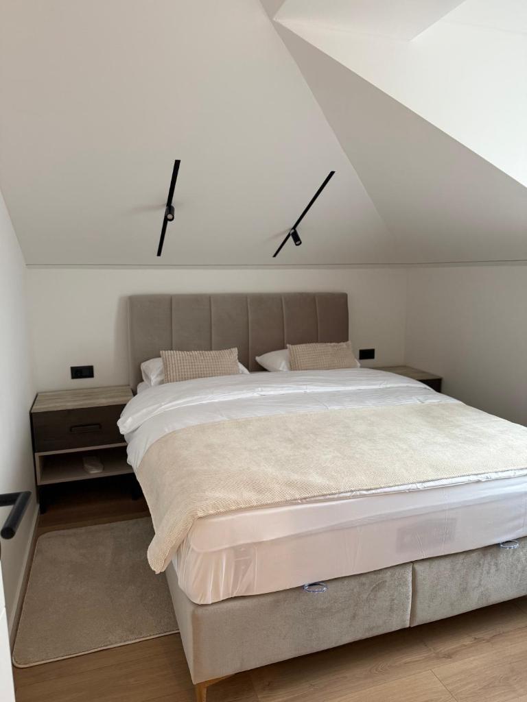 Residence 33 7