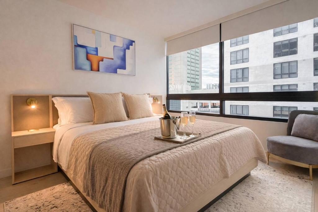 Skyline Views Rooftop Pool FREE Parking 2
