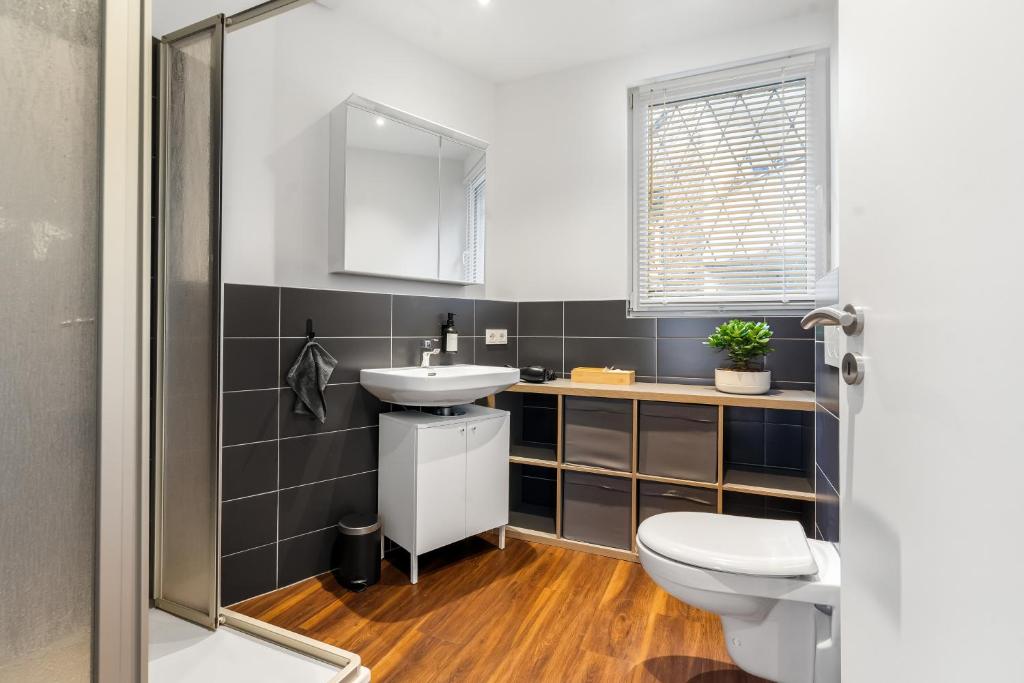 Modern apartment right in trendy Agnesviertel 6