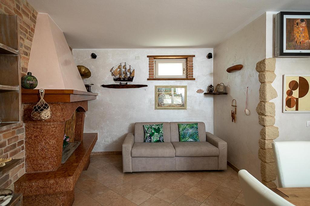 RUSTICO PETRA - Regarda Travel 3