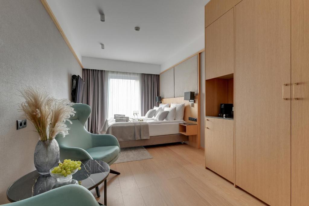 DEO PLAZA Suites & Riverside by Downtown Apartments 7