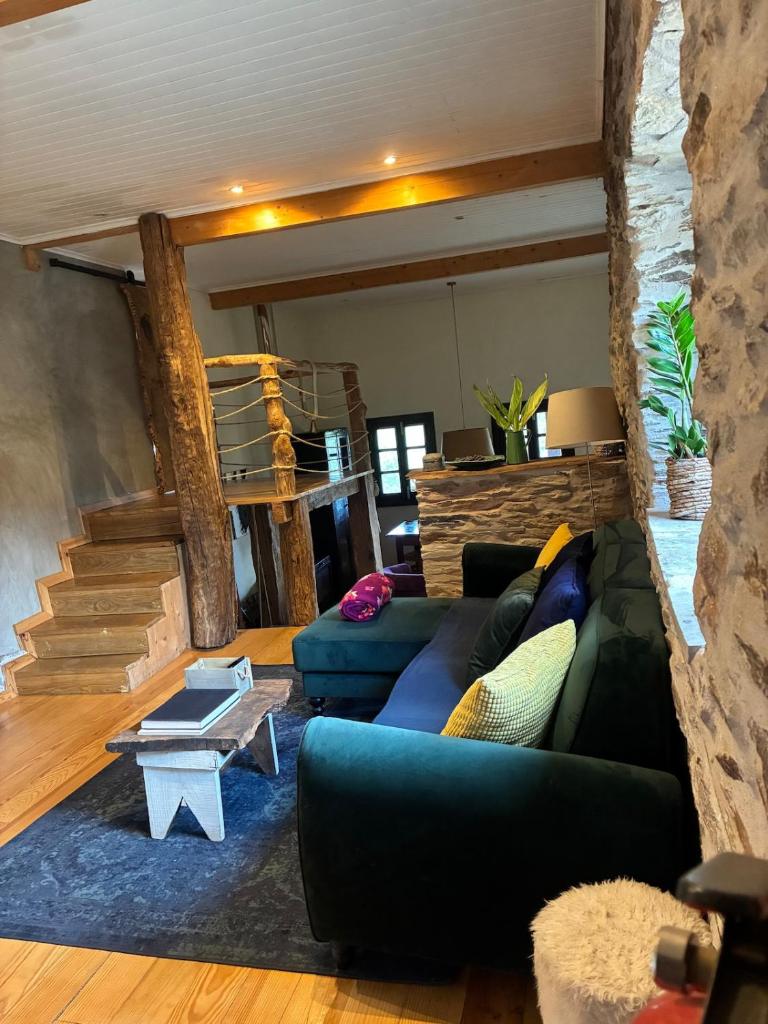 Casas na montanha vistas fantásticas com piscina 4