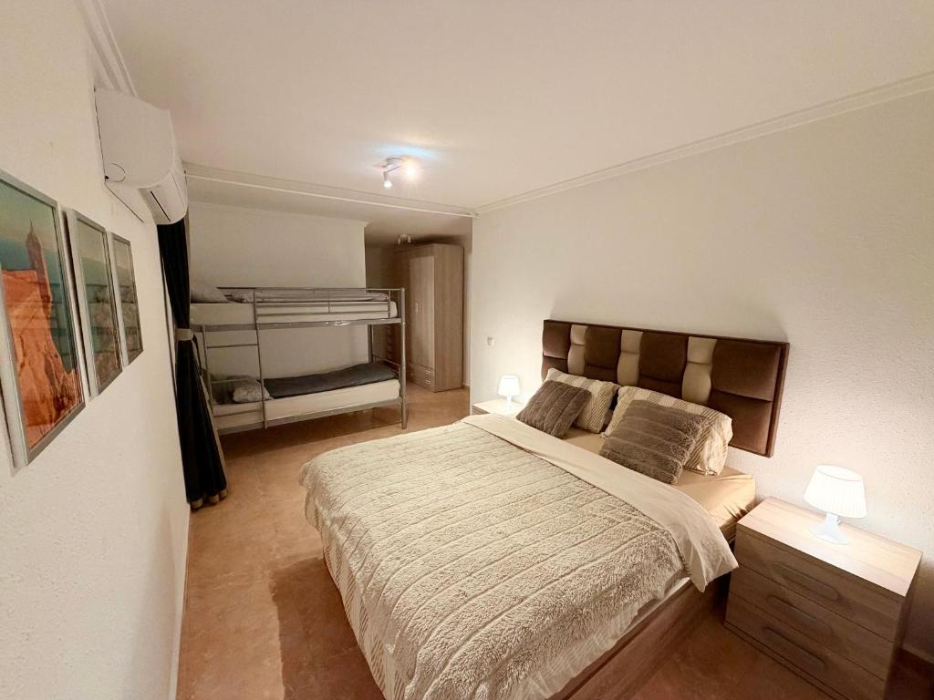 Cozy Townhouse 7
