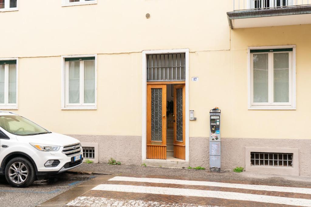 Cozy Vittoria by Postcardsfrom 6
