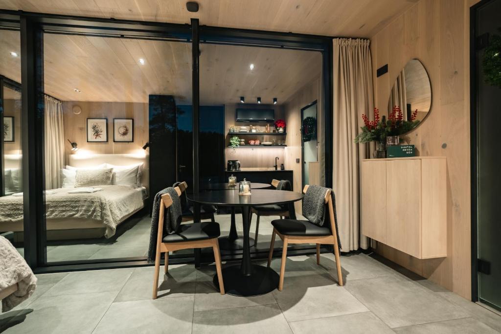 Bejas Lux Mirror Houses 5