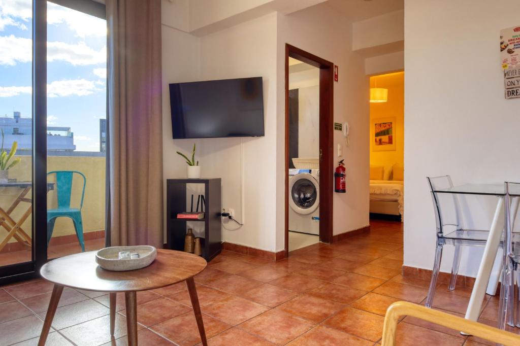 Beco Santa Emilia 4N, a Home in Madeira 8