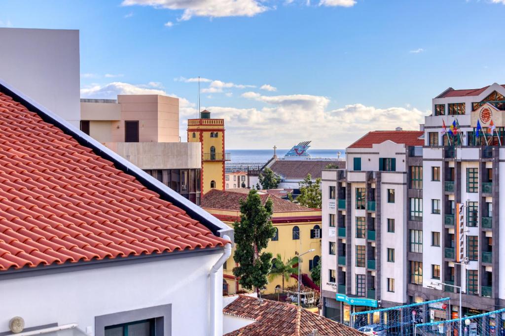 Beco Santa Emilia 4N, a Home in Madeira 4