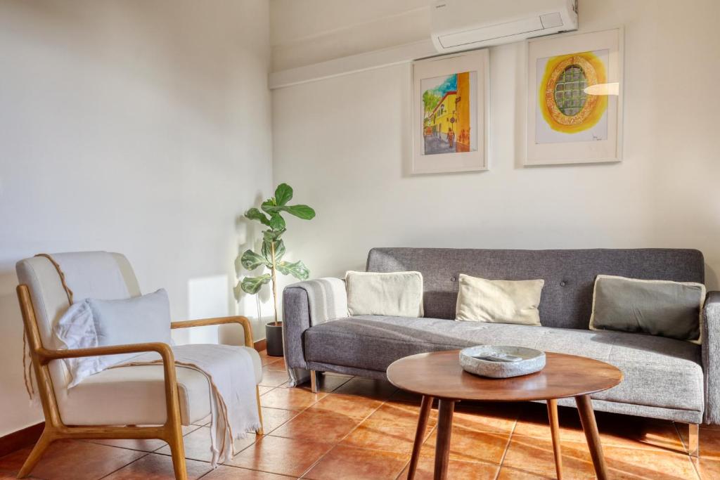 Beco Santa Emilia 4N, a Home in Madeira 5