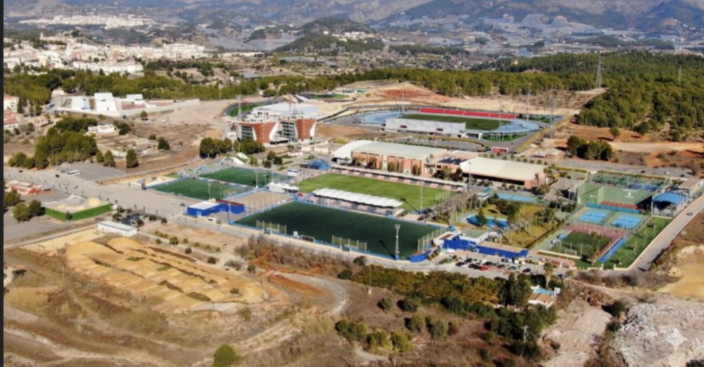 Moderno adosado junto al POLIDEPORTIVO de NUCIA 6