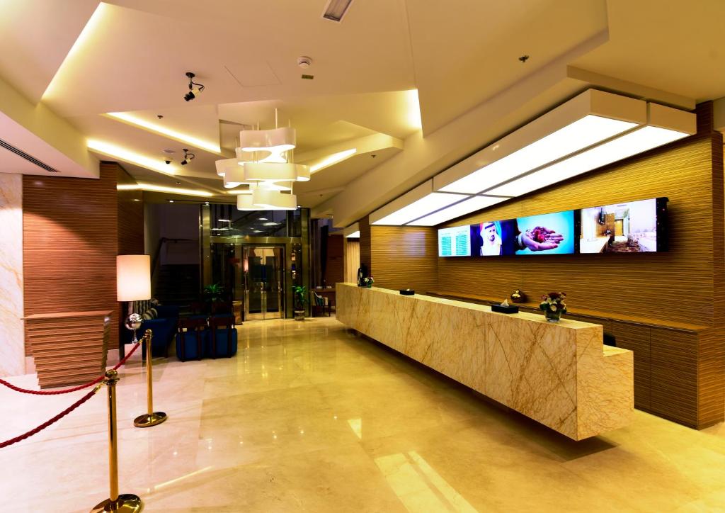 Best Western Plus Pearl Creek Image