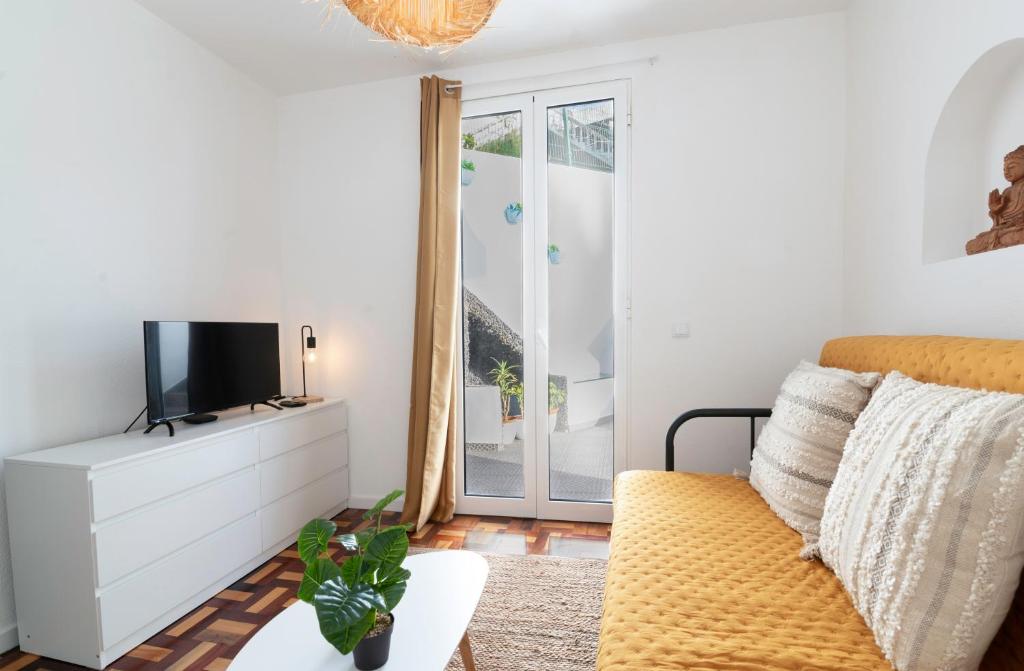 GREEN OASIS FUNCHAL HOUSE WITH 2 PRIVATE APARTMENTS and TERRACE 5