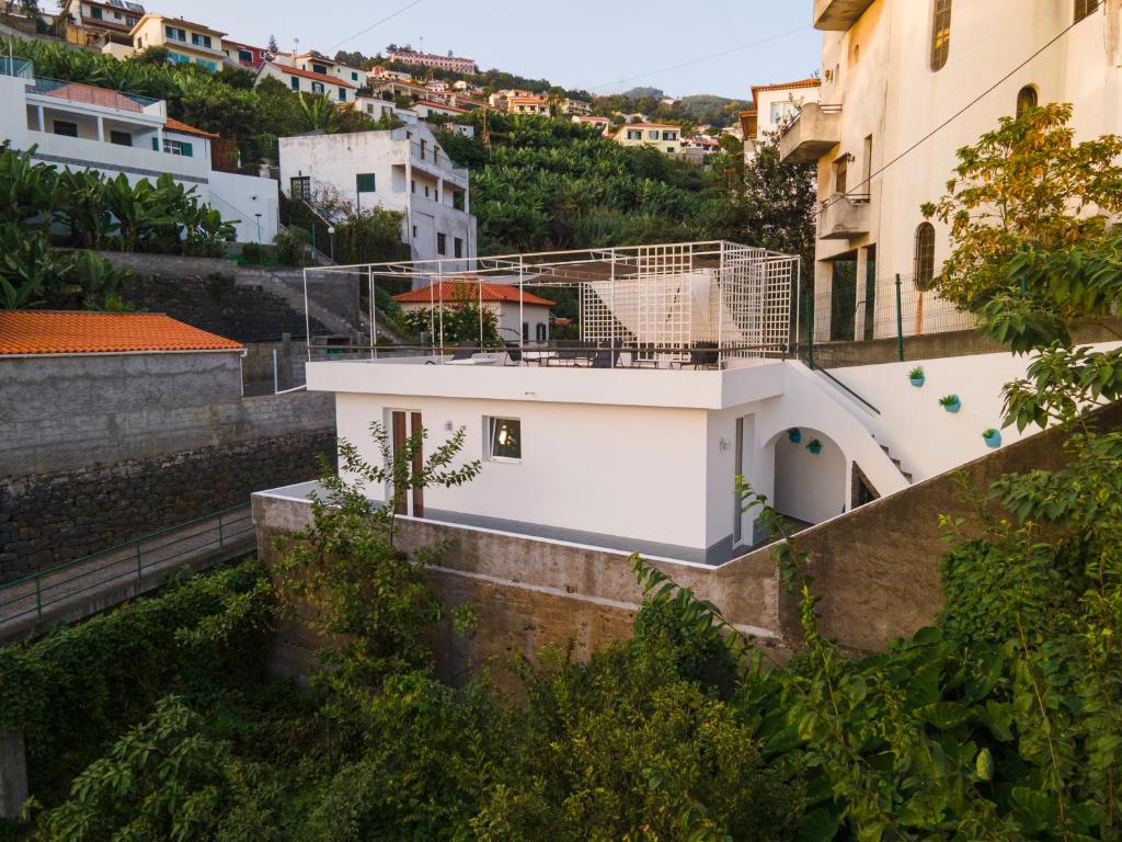 GREEN OASIS FUNCHAL HOUSE WITH 2 PRIVATE APARTMENTS and TERRACE 6