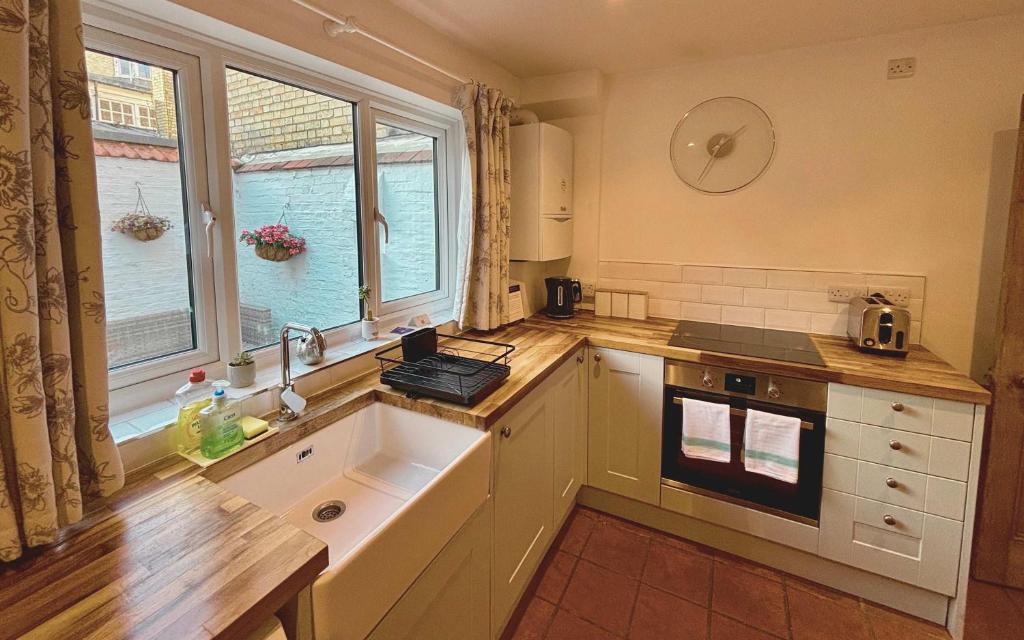 Quaint 2 bed Cottage in the Heart of Cambridge 8