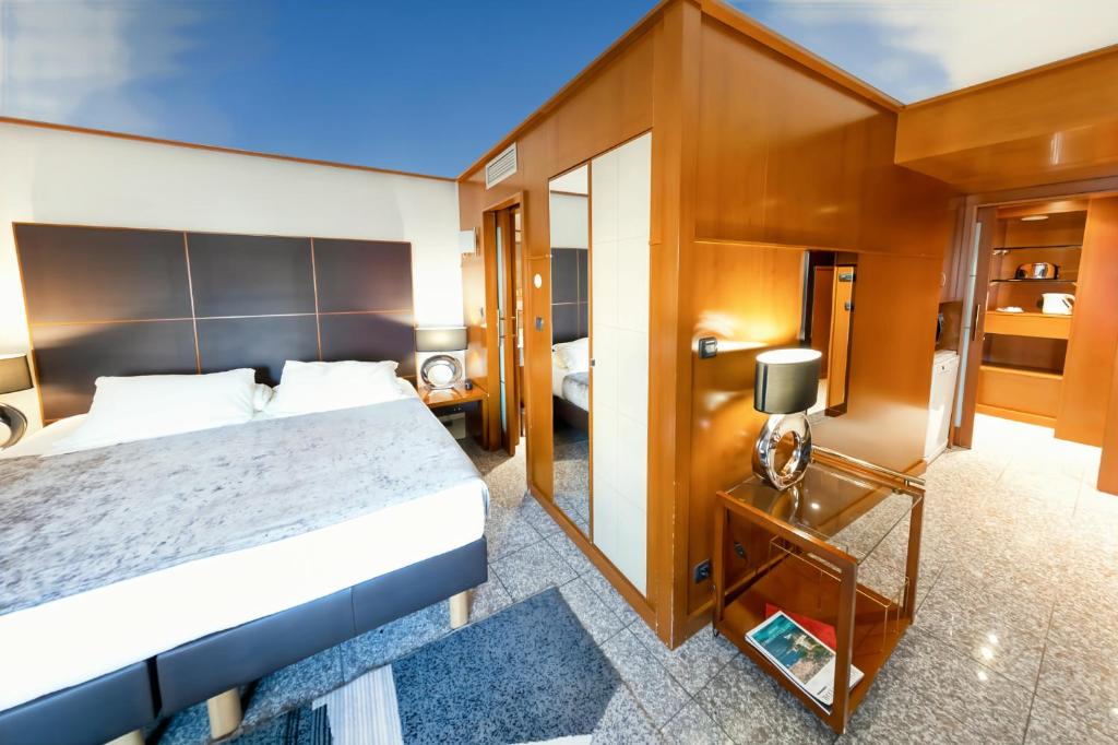 Goldstar Apartments & Suites 2