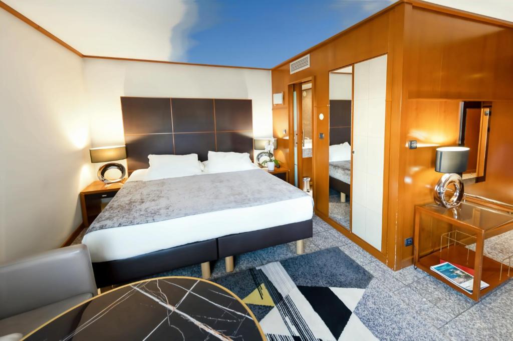 Goldstar Apartments & Suites 2