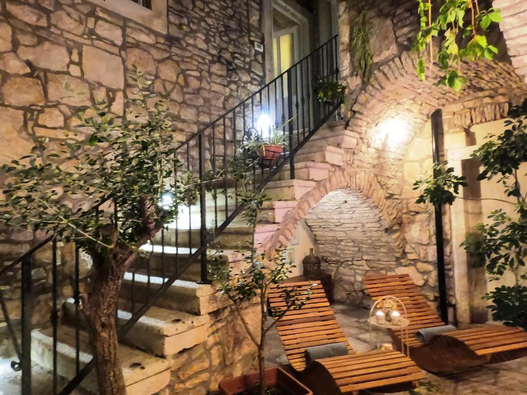 Stone House Hedonia 6